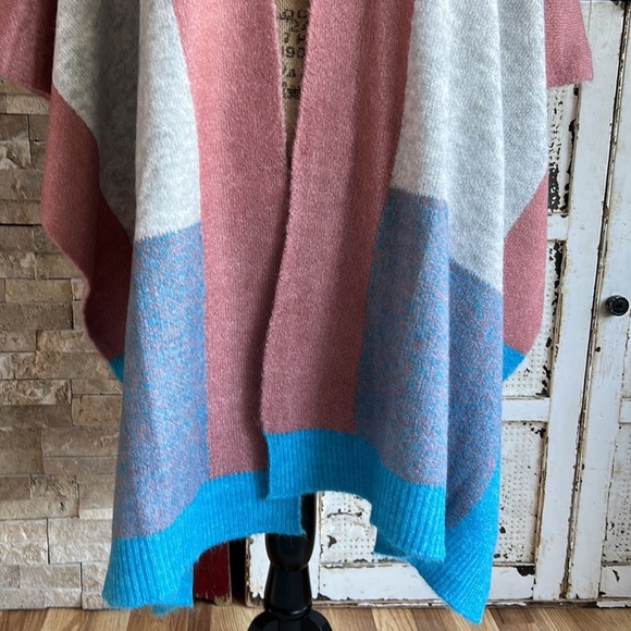 Jodifl geometric pattern gray mauve turquoise open front shawl poncho shrug - Picture 7 of 15